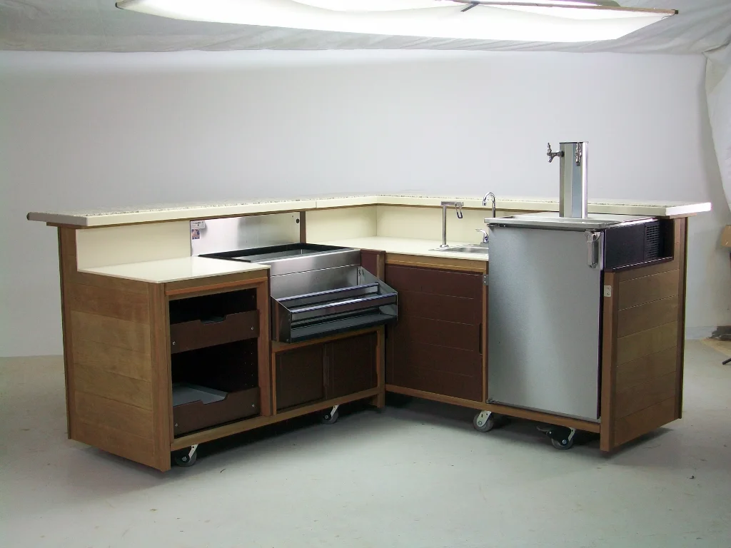 Outdoor Portable Bar with Sink | Vermont Islands